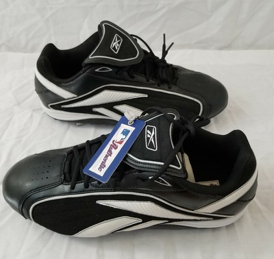 4e wide baseball cleats
