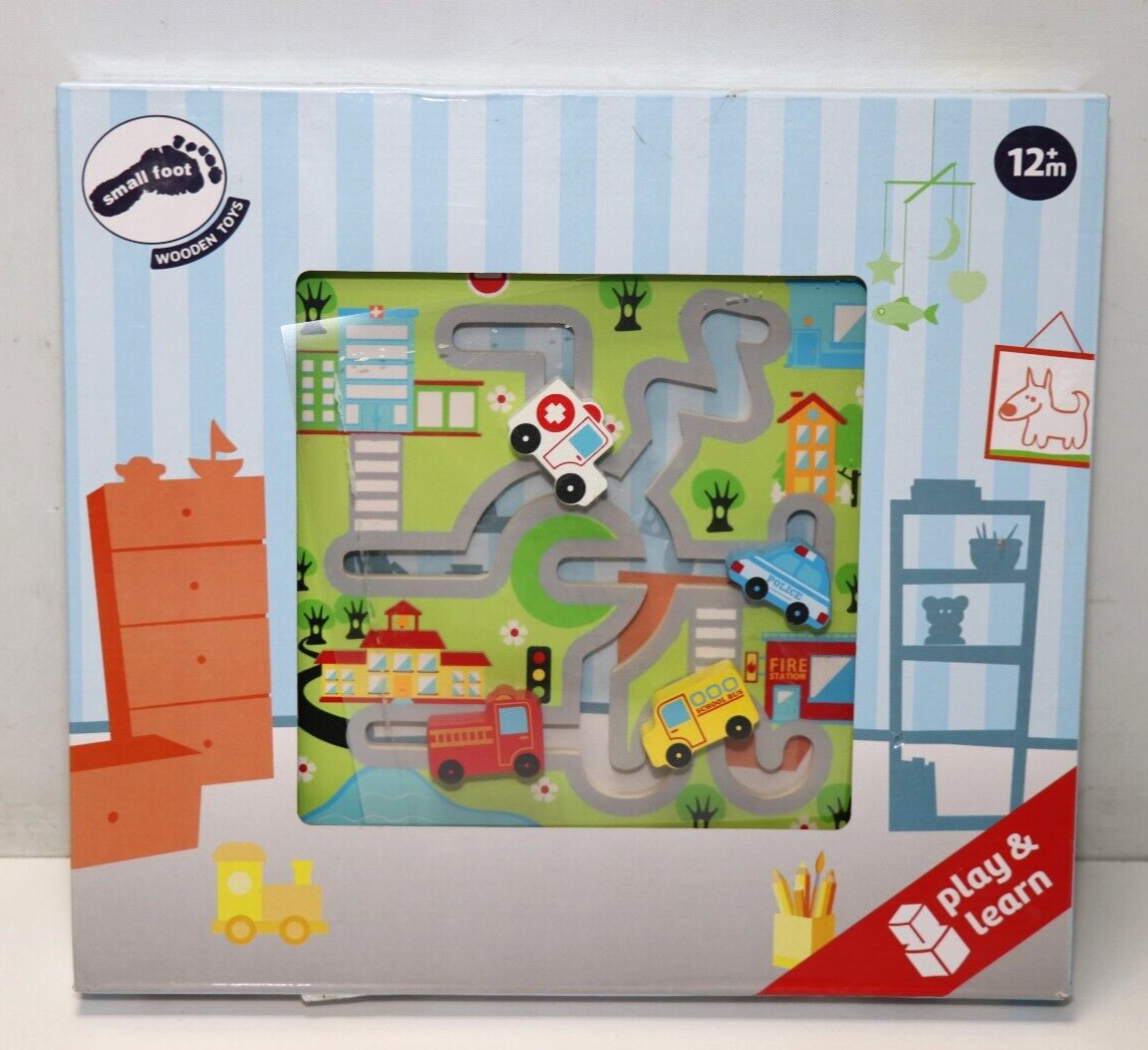 Small Foot 10660 Schiebepuzzle Parkhaus Aus Holz – 3 Ebenen, 9 Griffige Fahrzeug-Puzzleteile, Mit Schranke