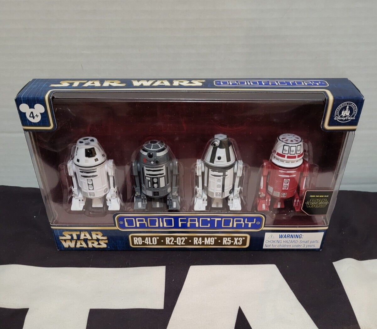 R0-4L0 R2-Q2 R4-M9 R5-X3 STAR WARS Droid Factory Disney R0-4L0 R2-Q2 R4-M9 R5-X3 STAR WARS Droid Factory Disney
