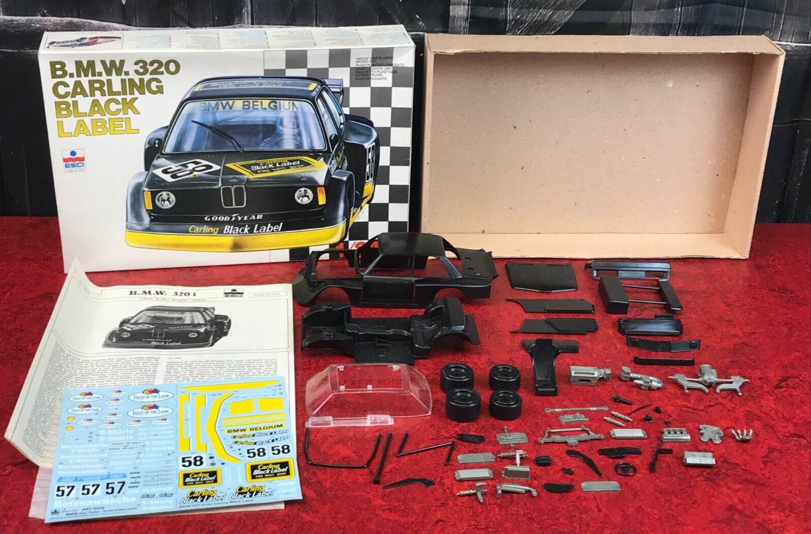 貴重！イタリア　エッシー社　1/24 プラモデルBMW M1 と320グループ5 T-GARAGE店長が組んでみたレビュー エッシー 1/24 BMW M1