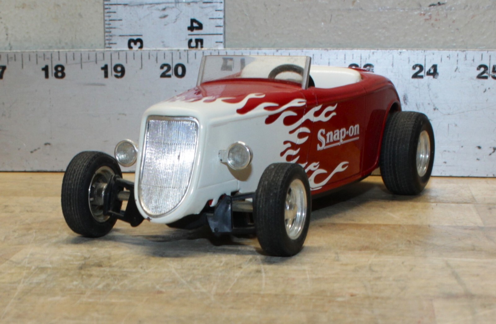 スナップオン1934 フォード　ミニカー Snap On Tools 1934 Ford 3 Window Coupe Street Rod Diecast