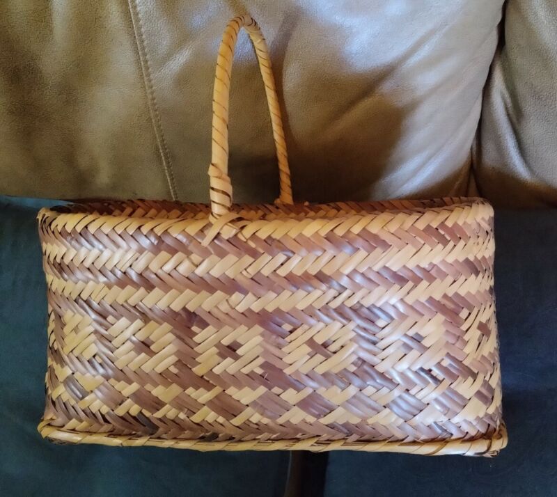 **MAGNIFICENT  CHEROKEE RIVER CANE DOUBLE WEAVE  BASKET  WITH HANDLE RARE WOW !*