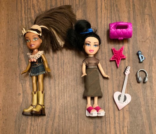 Lil bratz Dolls Bundle Lot Of 2 Mini Bratz Clothes