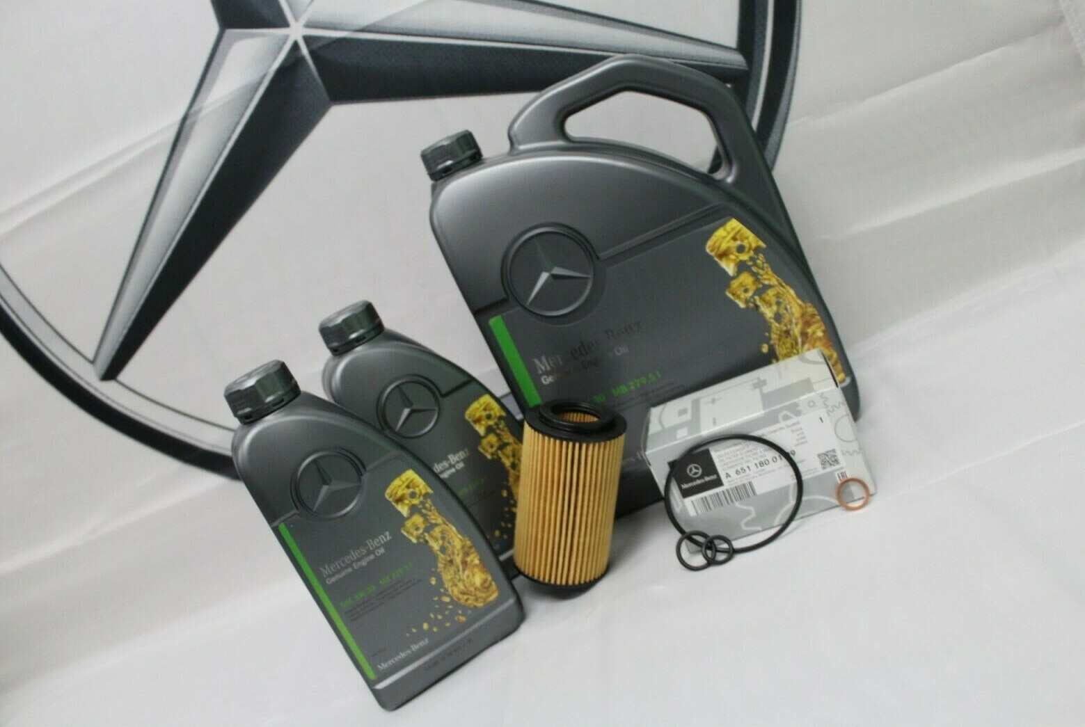 Genuine MercedesBenz EClass E200 E220 E250d Oil Filter & Engine Oil