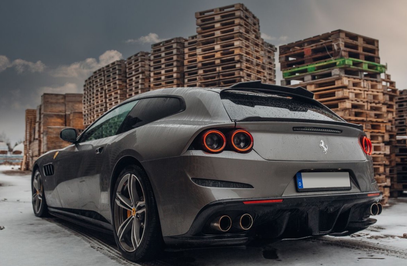 【純正品】Ferrari カーボン　フューエルリッド（GTC4ルッソ用） For Ferrari GTC4 Lusso carbon diffuser | eBay