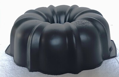 Black Nordic Ware ''Best'' Bundt Pan - Fluted Tube ~ 10'' Diameter