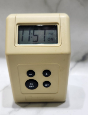 Intermatic Programmable Digital Lamp Timer 2 On/Off Settings Model DT121