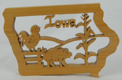 Artist Hand Made ~ WOODEN IOWA STATE SHAPE WALL ART ~ 7'' x 4'' Farm Pig Corn