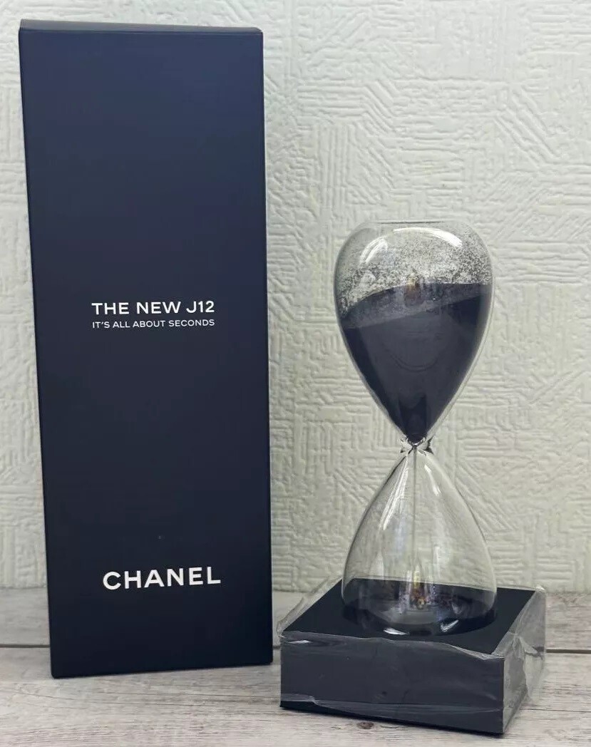 希少 ◆◆CHANEL SHOPPING CENTER◆◆ CHANEL HOURGLASS ON BLACK STAND LOGO VIP GIFT THE NEW J12 | eBay