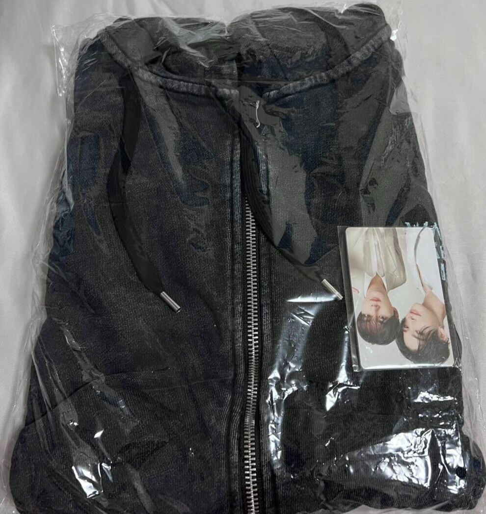 ENHYPEN World Tour in Japan JP Walk The Line ZIP UP HOODIE ENHYPEN World Tour in Japan JP Walk The Line ZIP UP HOODIE