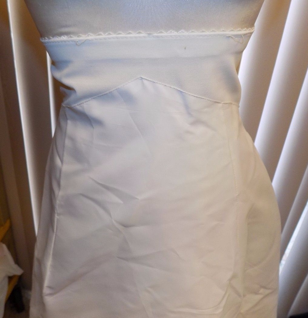 MERRY MODES, INC. CRINOLINE FORMAL FULL UNDERSKIRT PETTICOAT Long Slip Sz 10