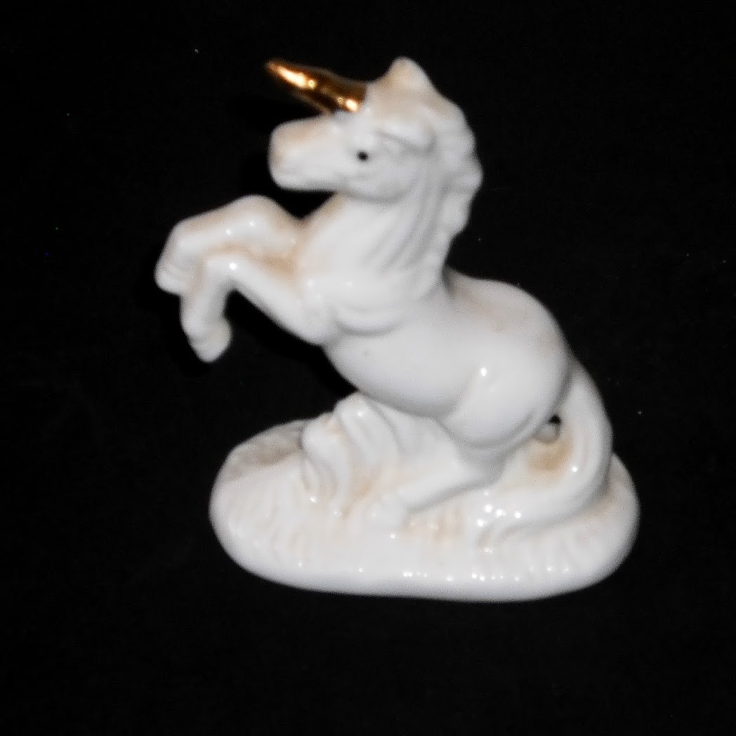 Unicorn Figurine White w/ Gold Horn - Made in Taiwan 5