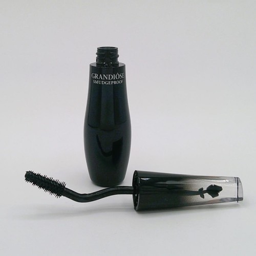 Lancome Mascara Grandiose Smudgeproof #01 BLACK / 10g *NEW
