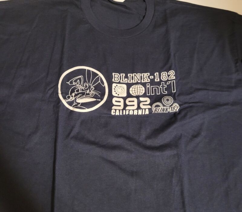 BLINK 182 T-Shirt Brand New Size XXL
