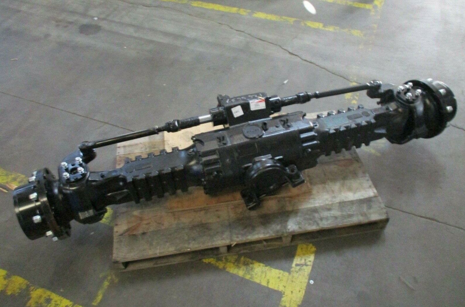 TEREX GENIE LIFT 1263639GT NEW OEM AXLE ASSEMBLY DANA SPICER 223 FRONT 2180 TEREX GENIE LIFT 1263639GT NEW OEM AXLE ASSEMBLY DANA SPICER 223 FRONT 2180