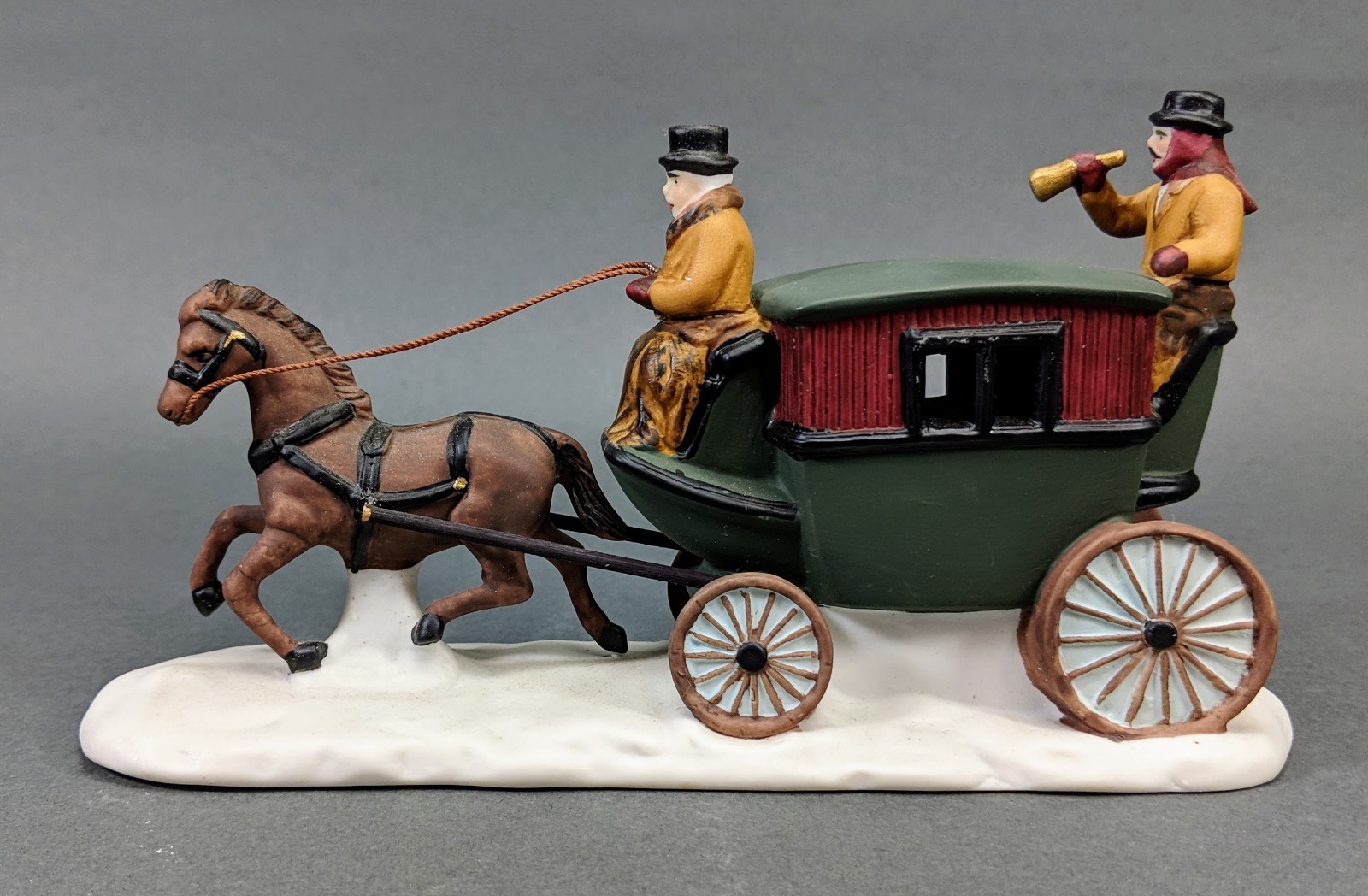 Dept 56 ~ Dover Coach - Heritage Village Collection (56900) **MINT**
