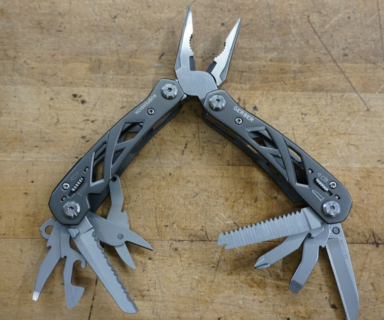 Multi Tool  Suspension Gerber Pocket Kit Knife mint cond w case FREE SHIPPING