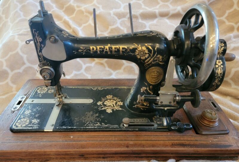 antique pfaff Series R Sewing Machine cir 1907