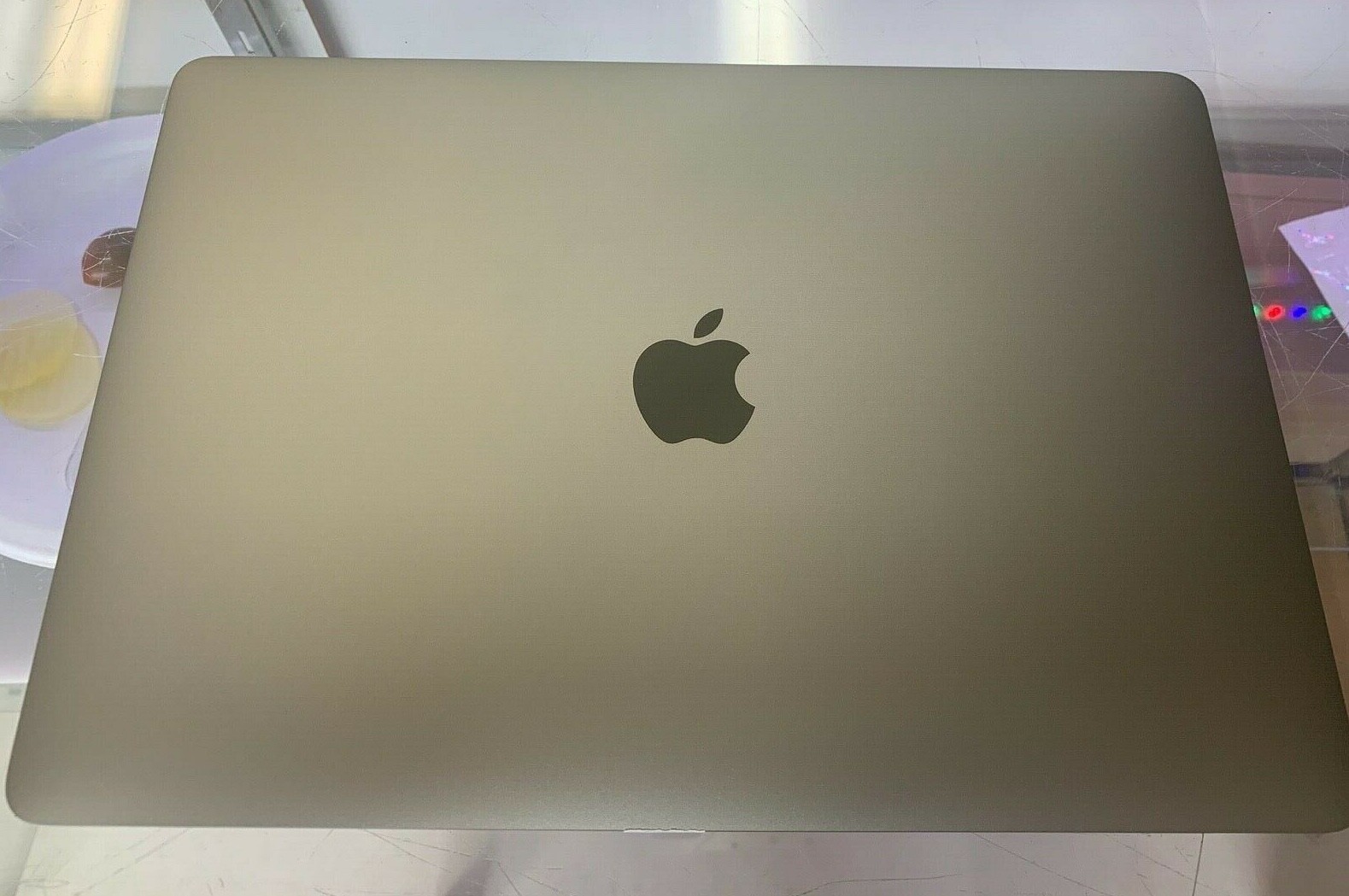 Genuine OEM Apple Macbook Pro 13.3 Genuine OEM Apple Macbook Pro 13.3