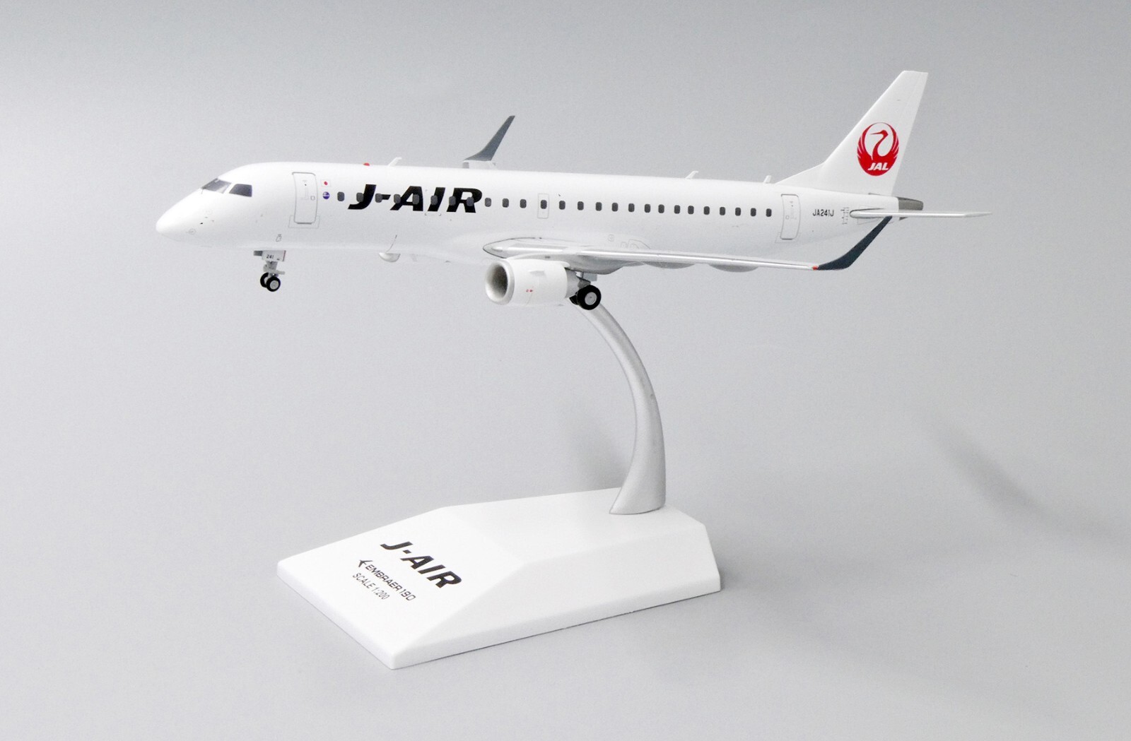 航空機・ヘリコプター JCWings J-AIR EMBRAER 190 JA241J 1/200 1:200 JC Wings J-Air Japan Airline Embraer ERJ-190 Passenger