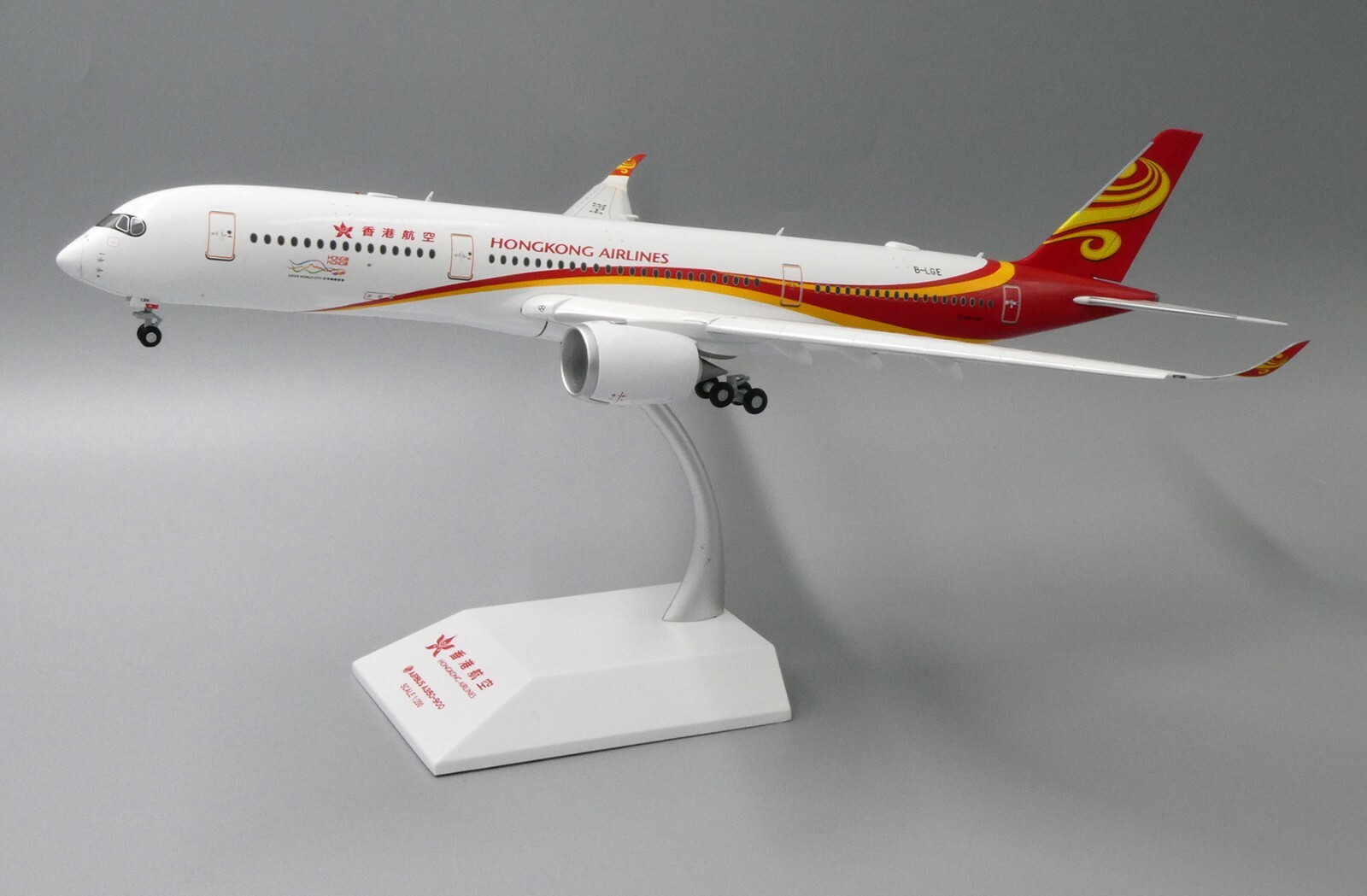 Jcwings製 1/200 カタール航空 A350-900 JC wings Highly collectable die cast scale models Qatar A350