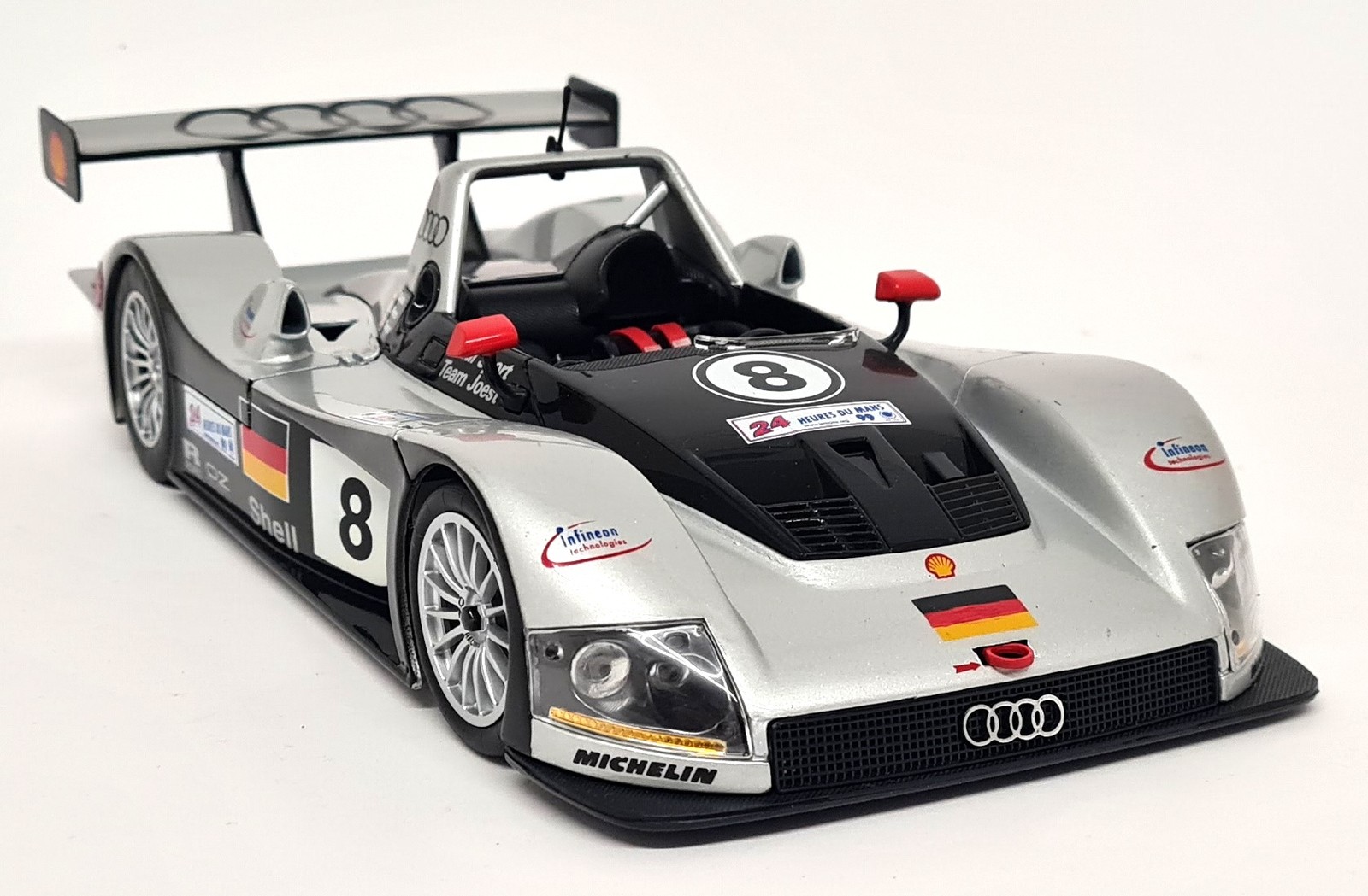 Maisto 1/18 Audi R8R Le Mans 1999 #8 Biela Pirro / Theys