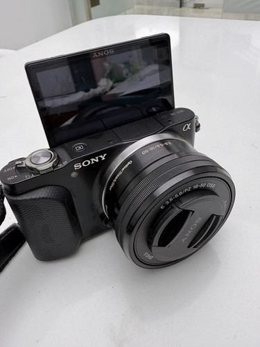 Sony Alpha NEX-3N 16.1MP 180° Flip Screen Digital Camera +16