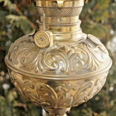 Antique 1890s CHERUB Playing Flute Base ROYAL GWTW Kerosene Oil Lamp W/ Shade