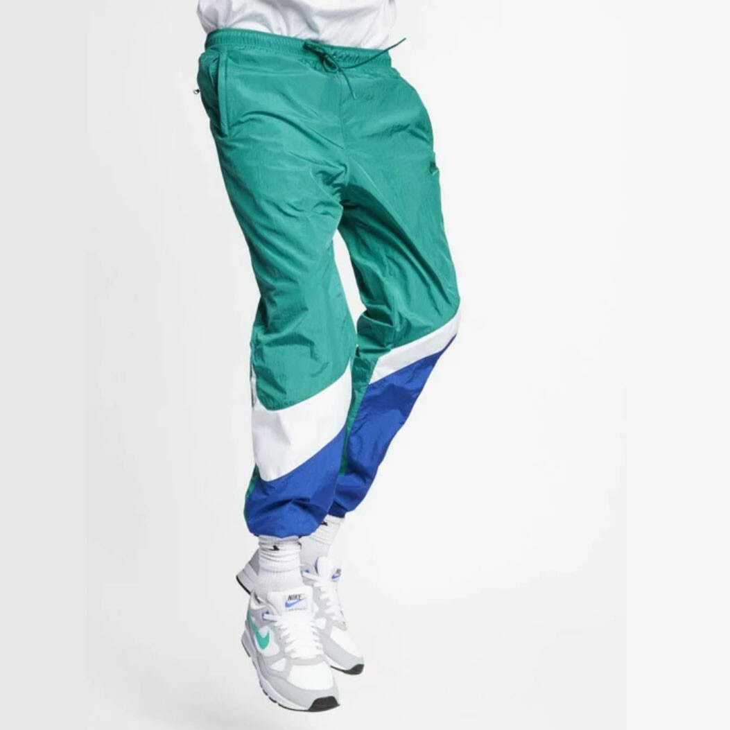 nike big swoosh sportswear