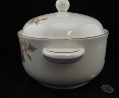 NORITAKE   IRELAND SPRING DEBUT # 9197 2QT COVERED CASSEROLE  SERVING BOWL