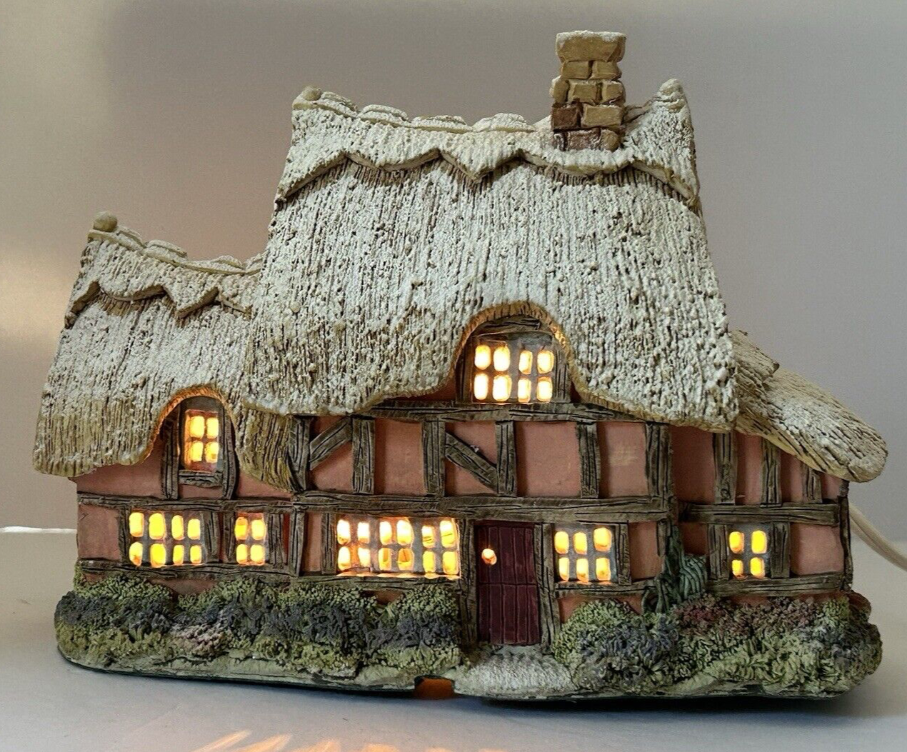 Vintage 90s Lamplight Cobblers Cottage Design Studios