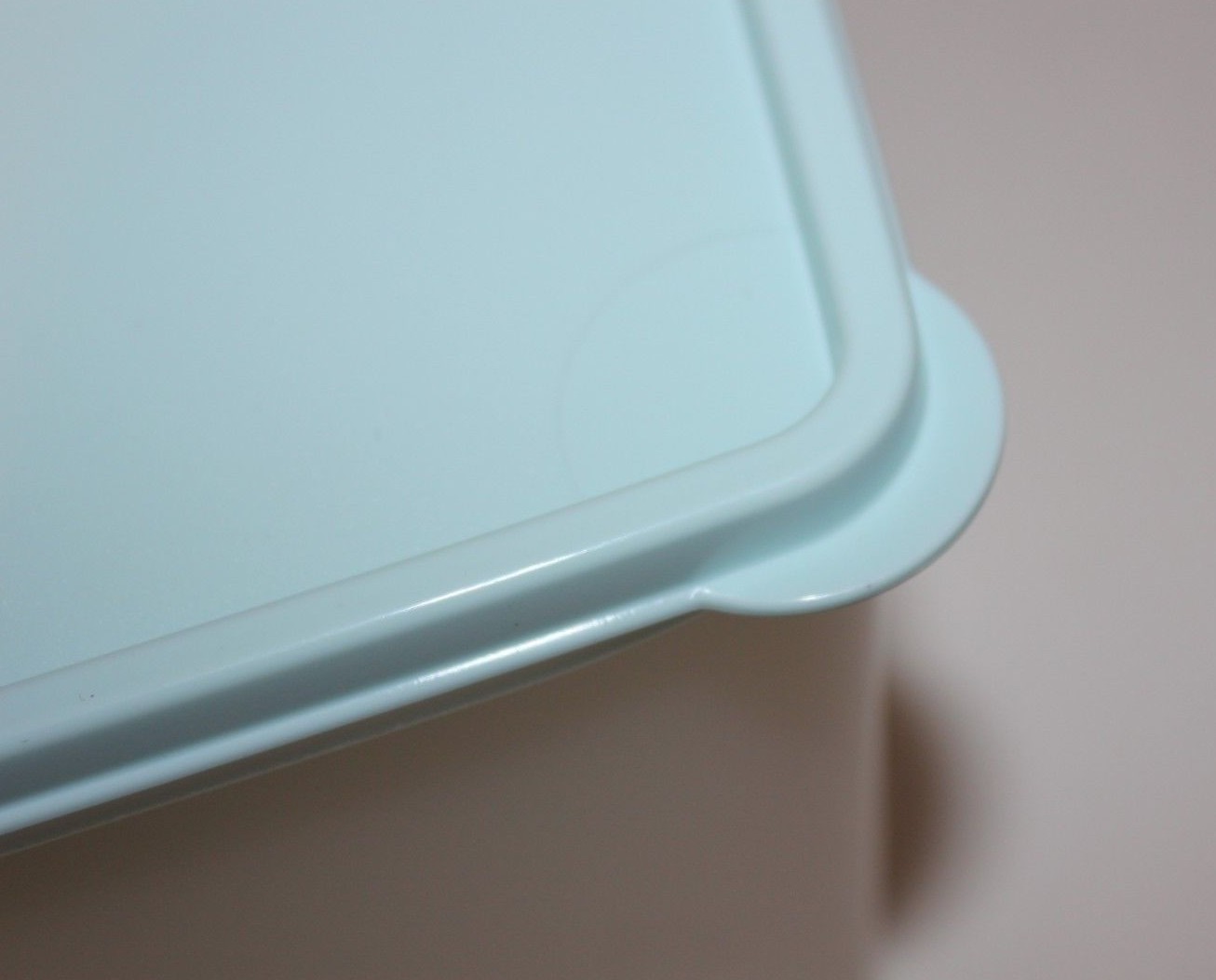 Tupperware Freeze-It Container XL 25 Cup / 6 Liter Square Round Light Blue Sheer