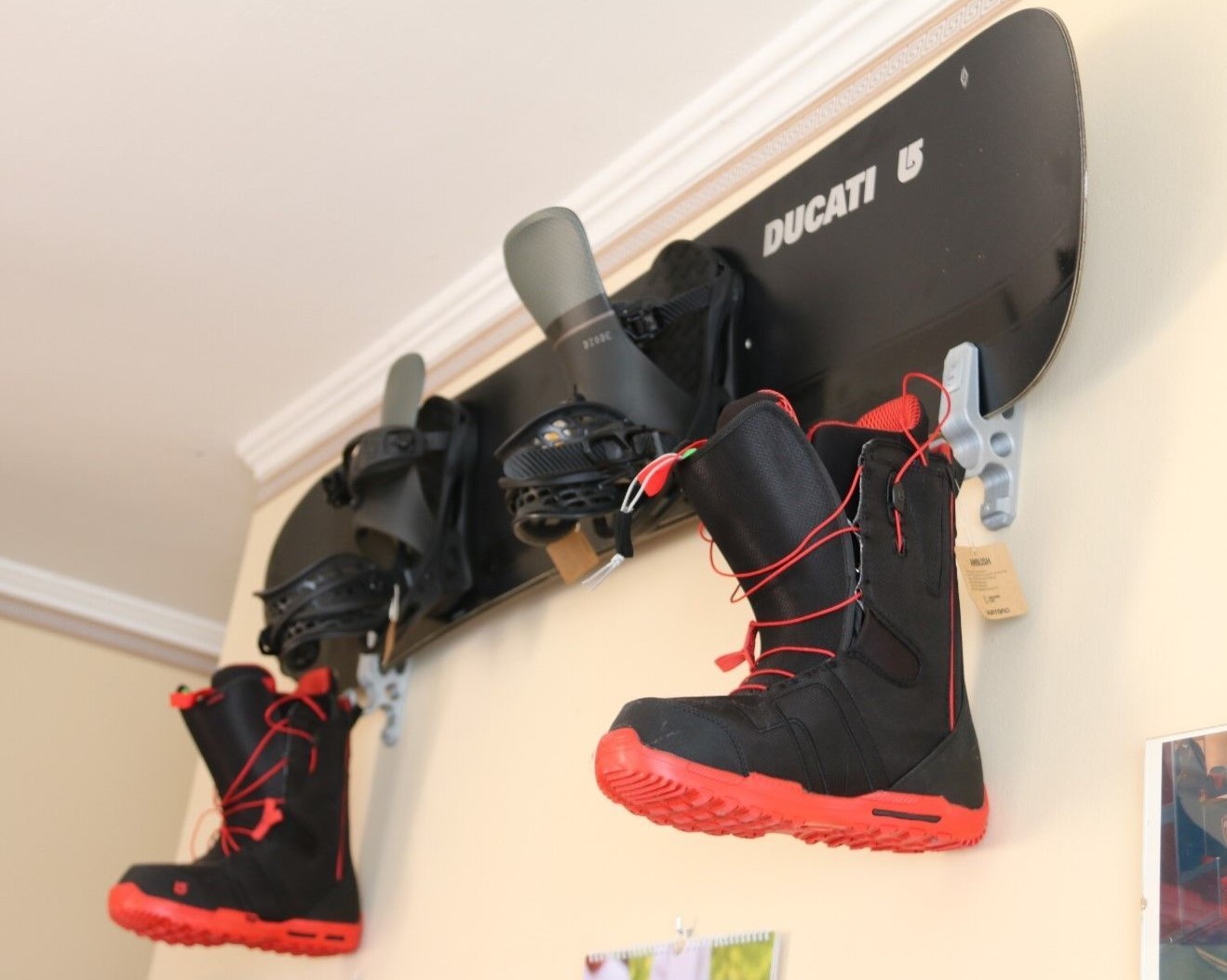 Крепление для сноуборда на стену