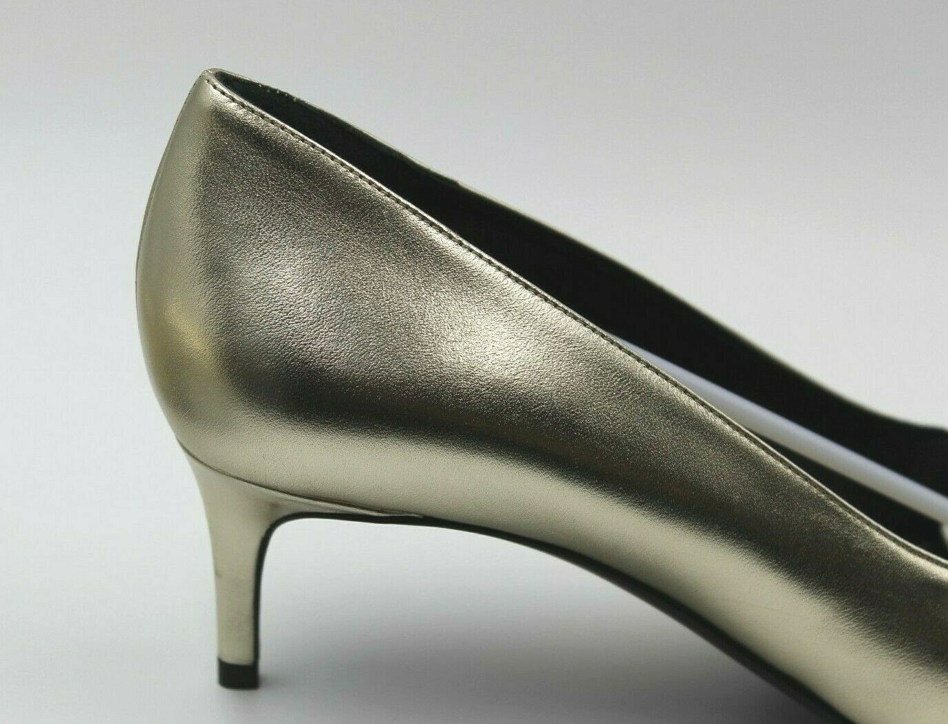 Pre-owned Versace Women's Decollete Lamb Leather Gold Heel Pumps Size 39 Italian/ 9 Us