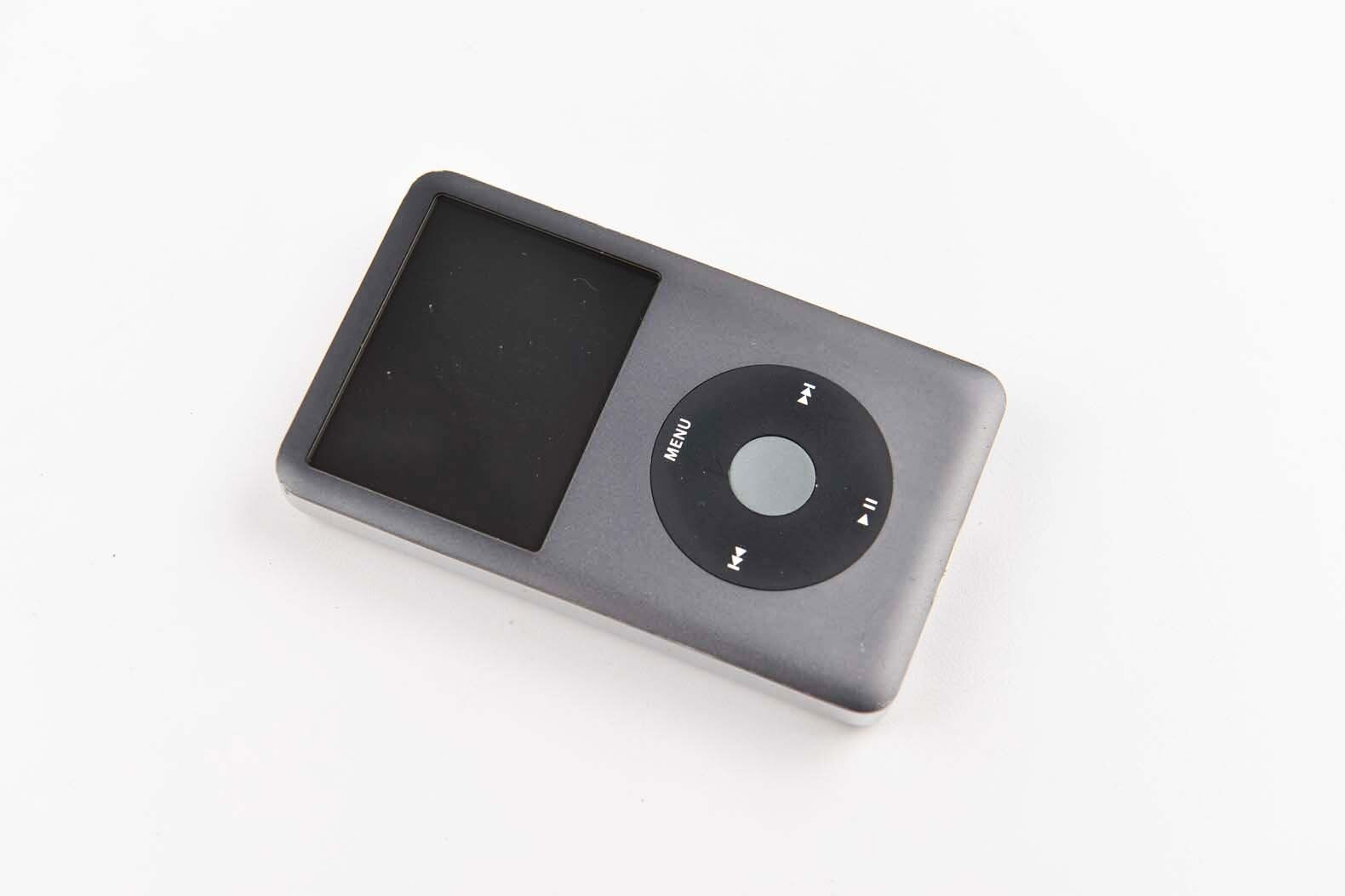iPod classic 第6世代　160GB NEW, Apple iPod Classic 6th Generation 160GB Black / Silver