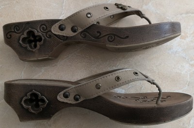 sandals with cloth footbed