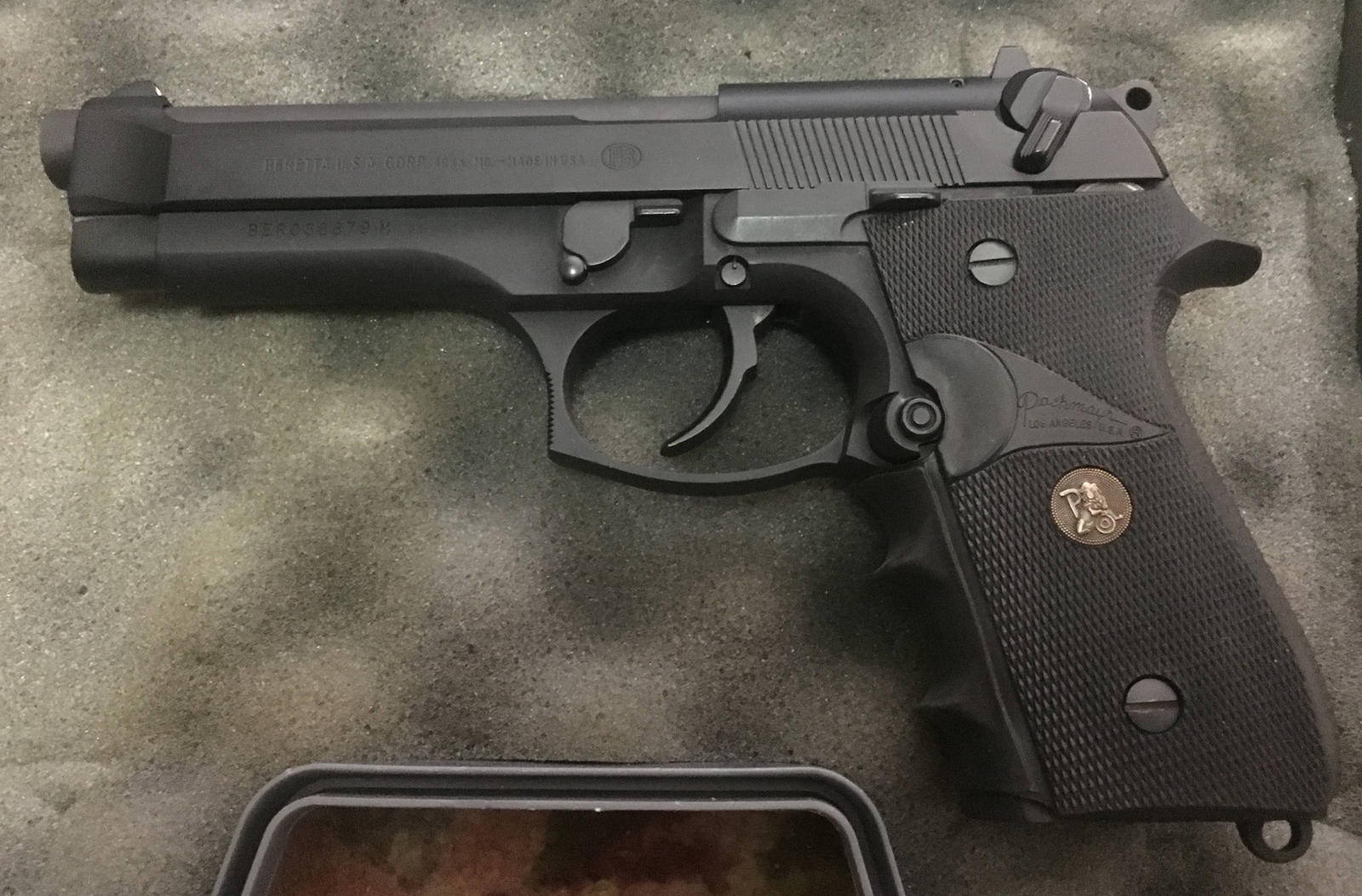 Pachmayr Signature Grips for Beretta 92F 92SB 92FS M Nine 2 Pachmayr Signature Grips for Beretta 92F 92SB 92FS M Nine 2