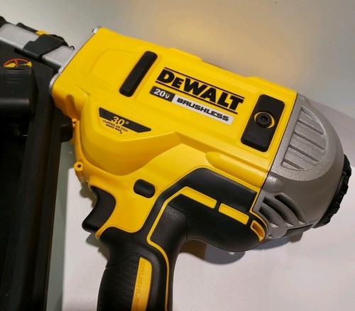DEWALT DCN692B 20v Max XR Brushless Dual Speed Nailer