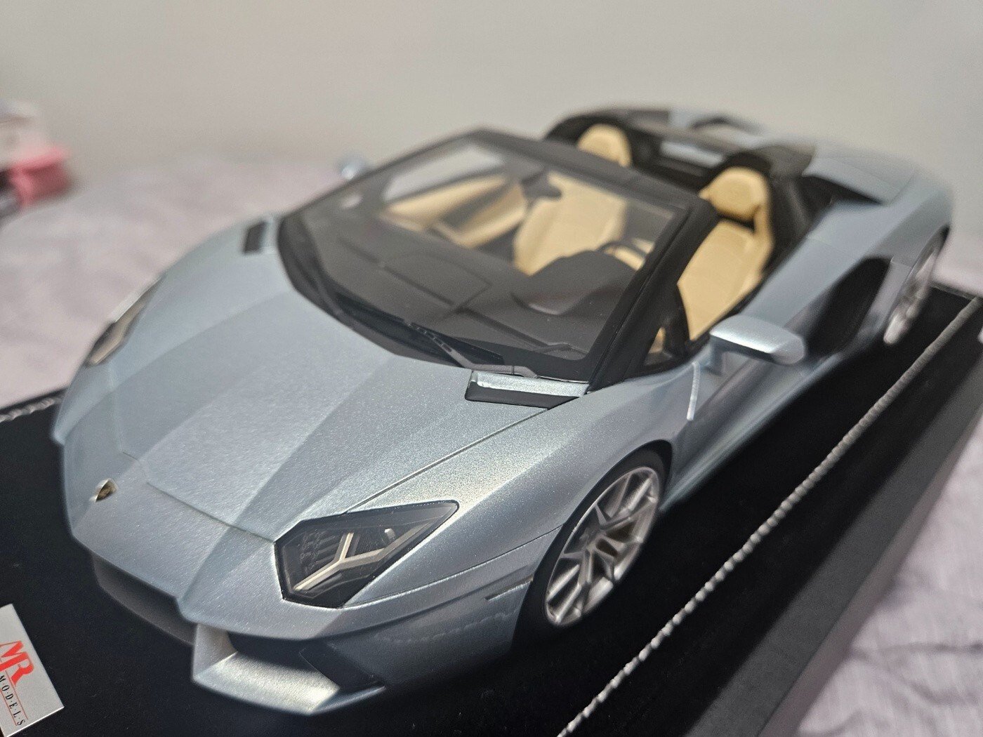 1:18 MR Lamborghini Aventador LP700-4 Roadster Azzuro Thetis Blue 1:18 MR Lamborghini Aventador LP700-4 Roadster Azzuro Thetis Blue