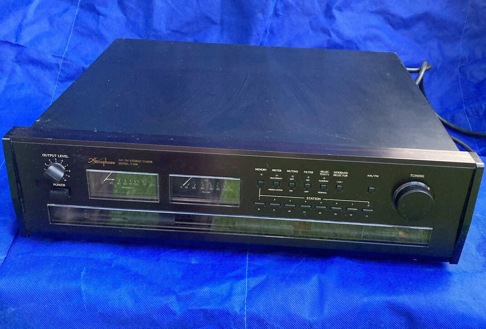 Accuphase アキュフェーズ　T-106 FM/AMチューナー Accuphase T-106 Vintage Tuner