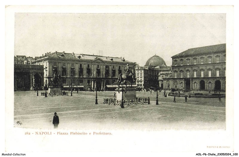 Aolp6-0418-Italie - Napoli - Piazza Plebiscito E Prefettura