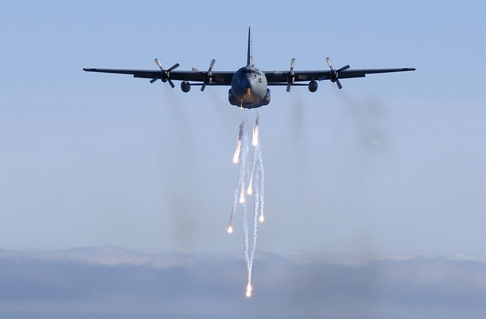 C-130 ポスター Amazon.com: Studio 21 Graphix 1953 Lockheed C-130 Hercules