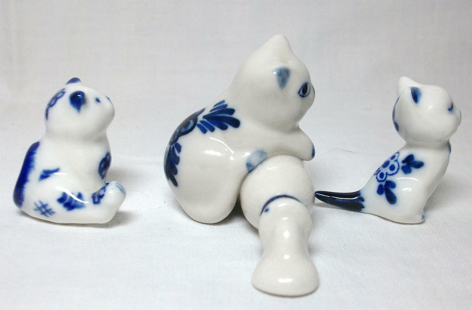 Group Of 3 Porcelain Delft Blue & White Miniature Cats Kittens W/ Spilled Milk