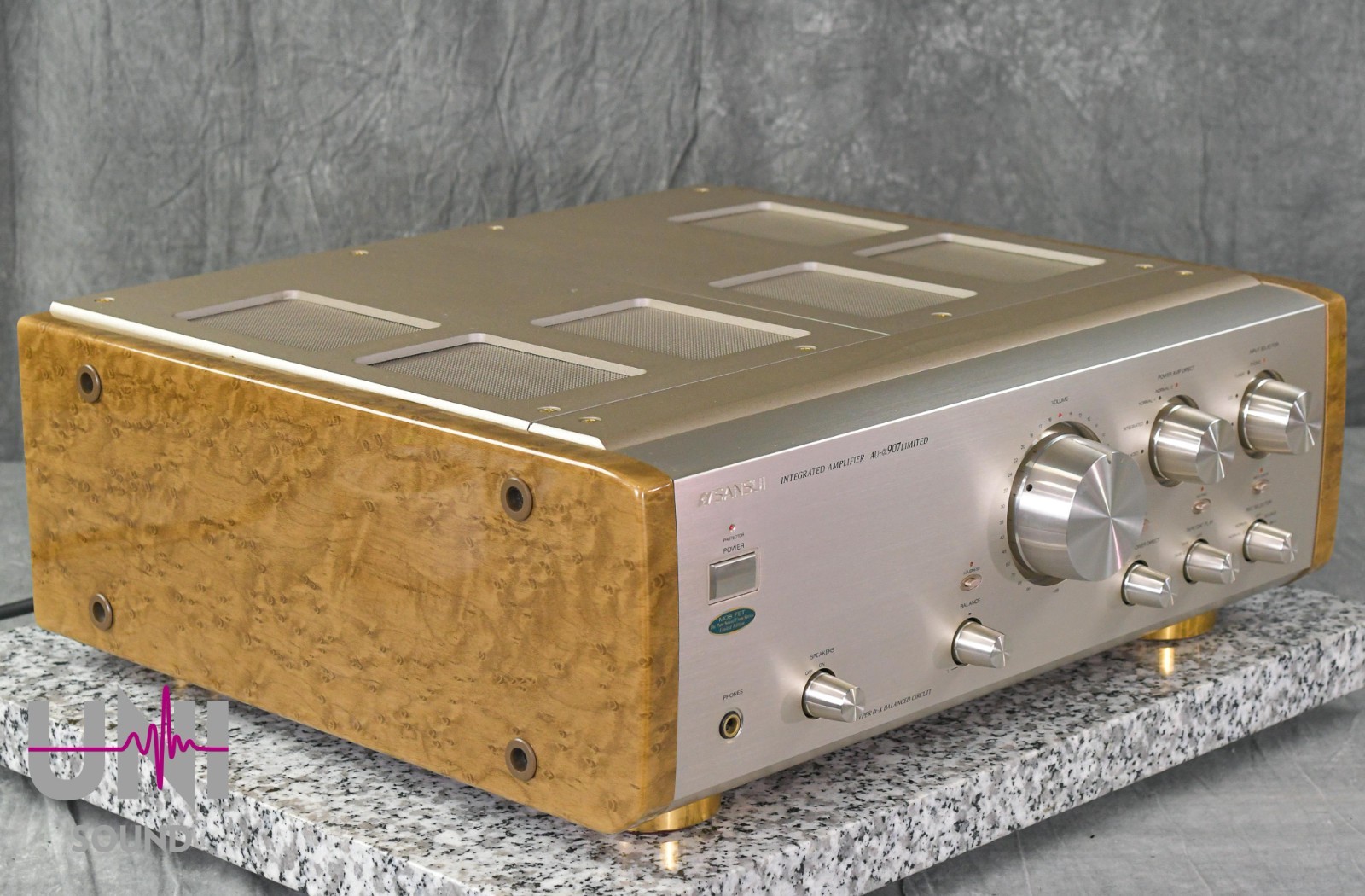 サンスイ　山水　INTEGRATED ANPLIFIER AU―a907I SANSUI AU-α907 Limited Integrated Amplifier in Excellent