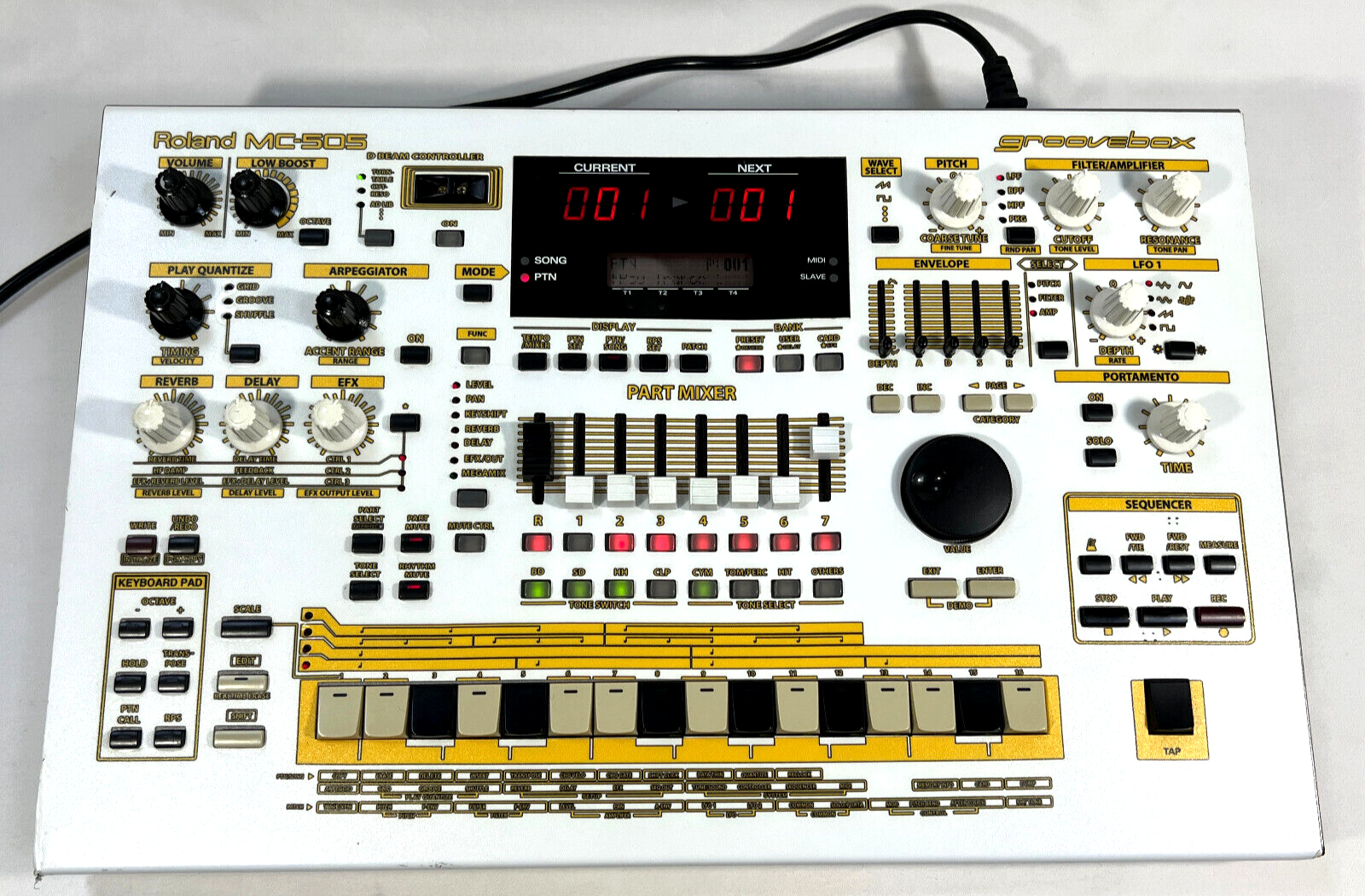 Roland MC-505 Groovebox グルーブボックス ローランド Roland MC-505 Groovebox Rhythm Machine Sequencer Mixer Music