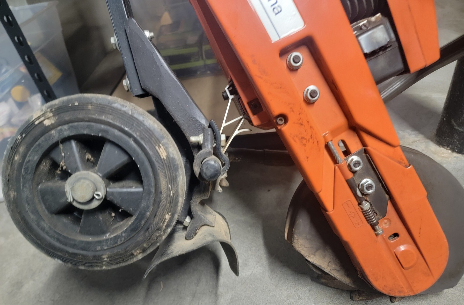 HUSQVARNA 272S STUMP GRINDER TESTED GOOD CONDITION (Pre-Owned)