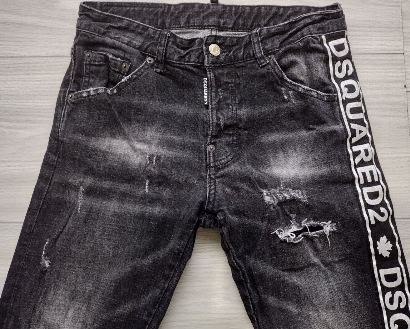 DSQUARED2 ICON Classic Kenny Twist Jeans, Men's Size 46 DSQUARED2 ICON Classic Kenny Twist Jeans, Men's Size 46