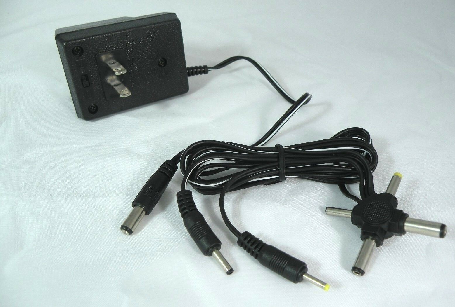 Universal AC/DC power adapter output 3V 4.5V 6V 7.5V 9V 12V 500mA 2 sony plug