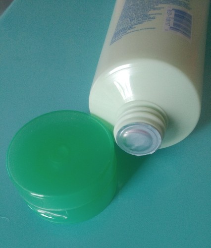 Johnson's Creamy Baby Oil 8 Oz 24 Hour Moisturizing Lotion Gentle Aloe + Vit E