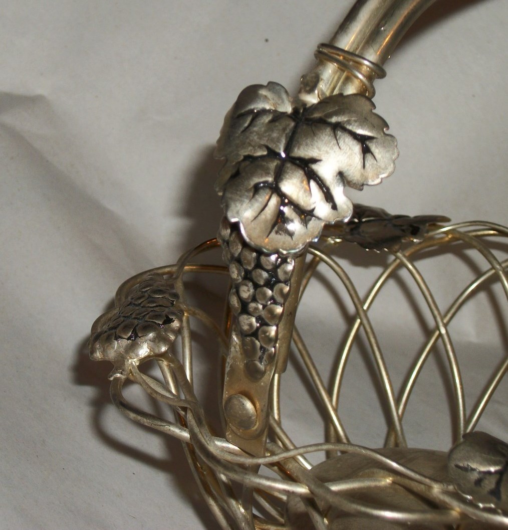 VTG Godinger Silver Art Co Twisted Wire Grapevine Leaf Wire Fruit Bread Basket